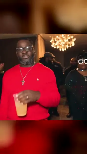 Red sweater, same moves